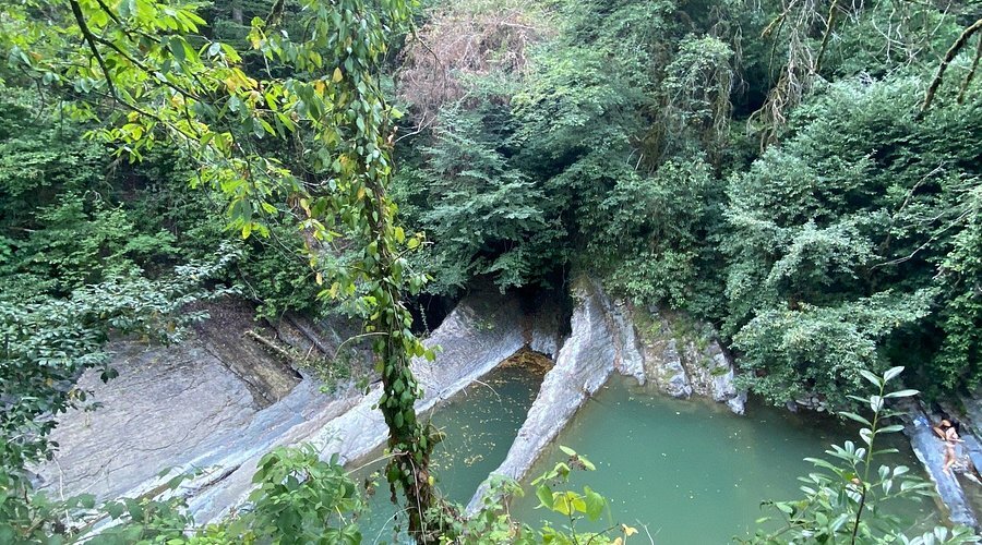 <span style="font-weight: bold;">Дагомысские корыта</span>