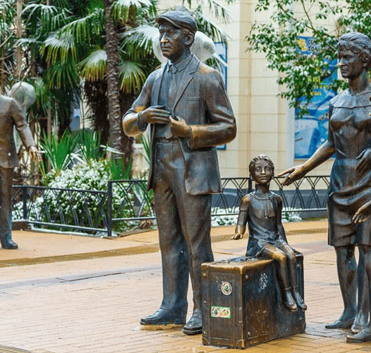 <span style="font-weight: bold;">Памятник фильму "Брильянтовая рука"</span>